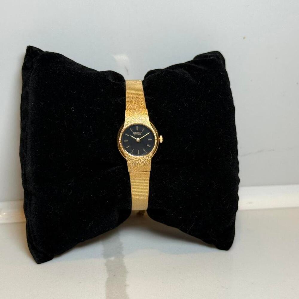 Dainty seiko bracelet watch